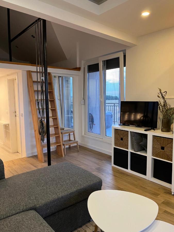 Airport Gate 25 Apartman Ledine Kültér fotó