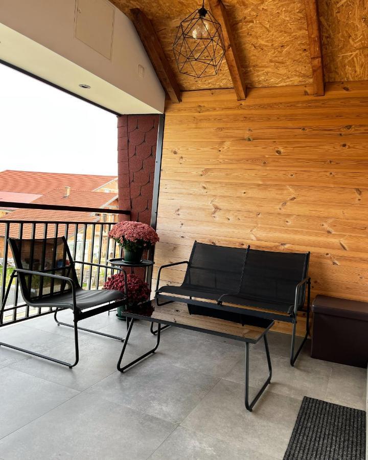 Airport Gate 25 Apartman Ledine Kültér fotó